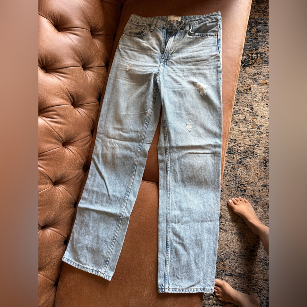 H&M light wash straight jeans